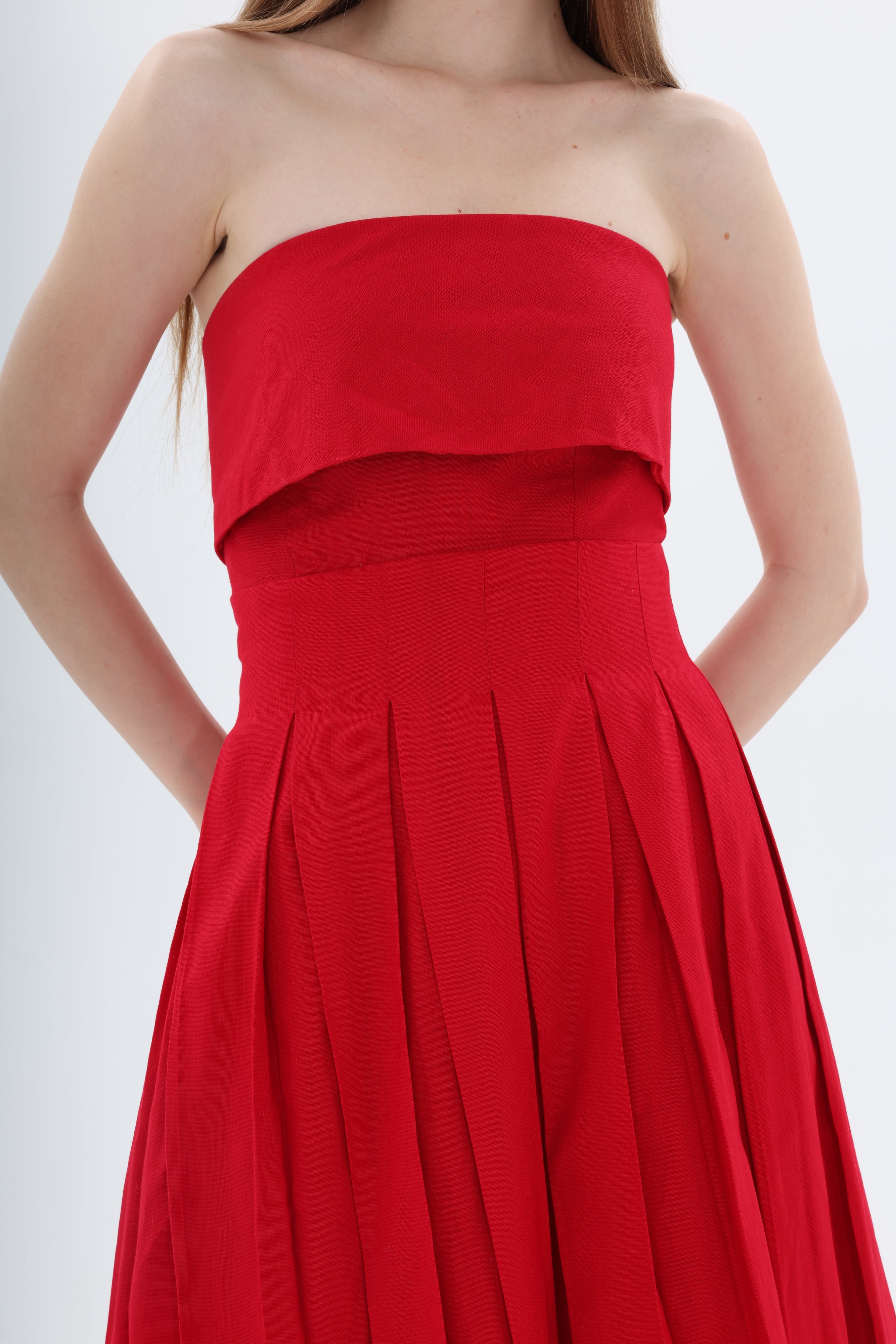 04 Pleated Midi Dress