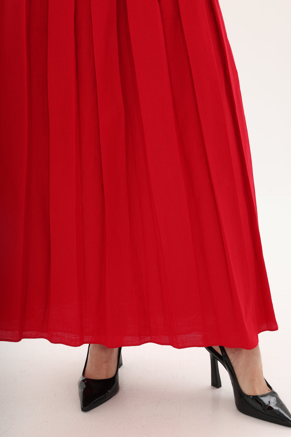 04 Pleated Midi Dress